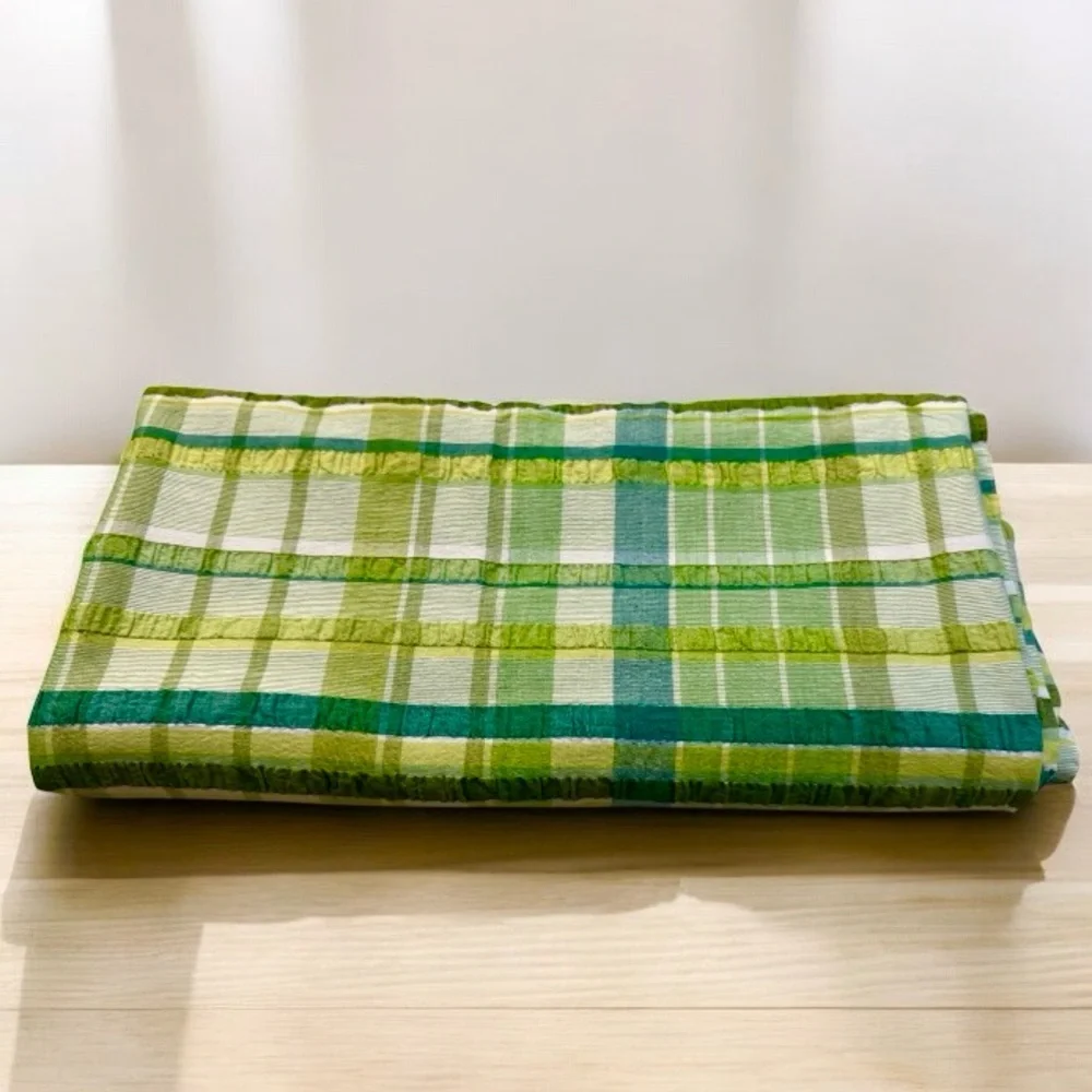 Crate & Barrel Garden Stripe Tablecloth 70x70